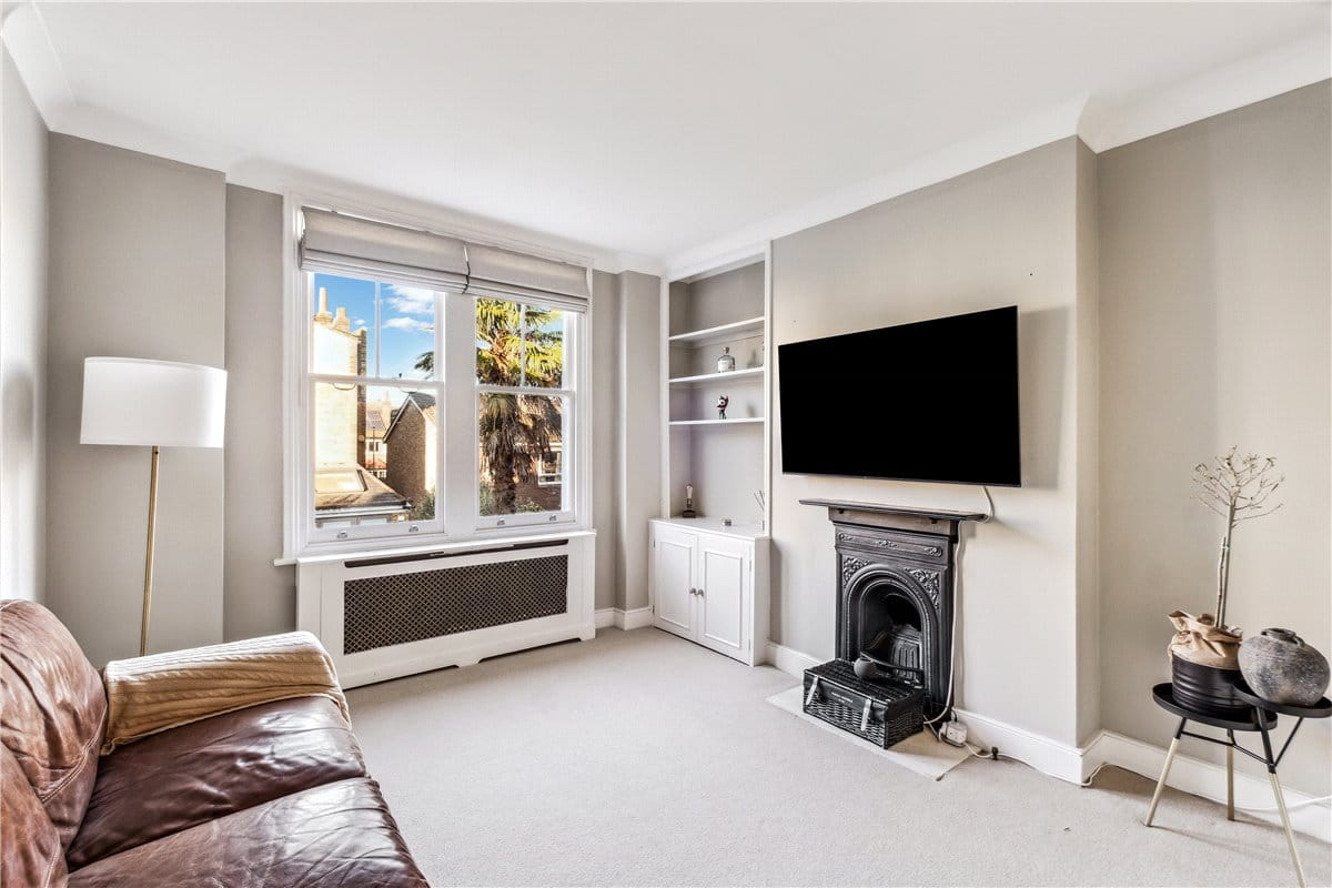 2 bedroom flat, Airedale Road, London SW12 - Sold