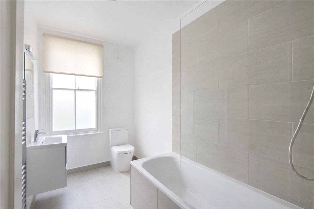 2 bedroom maisonette, Beira Street, Balham/Clapham South SW12 - Sold