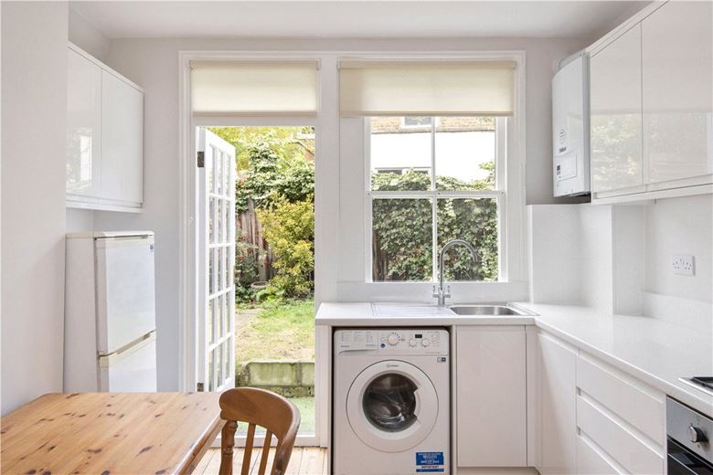 2 bedroom maisonette, Beira Street, Balham/Clapham South SW12 - Sold