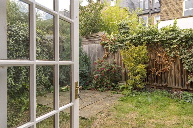 2 bedroom maisonette, Beira Street, Balham/Clapham South SW12 - Sold