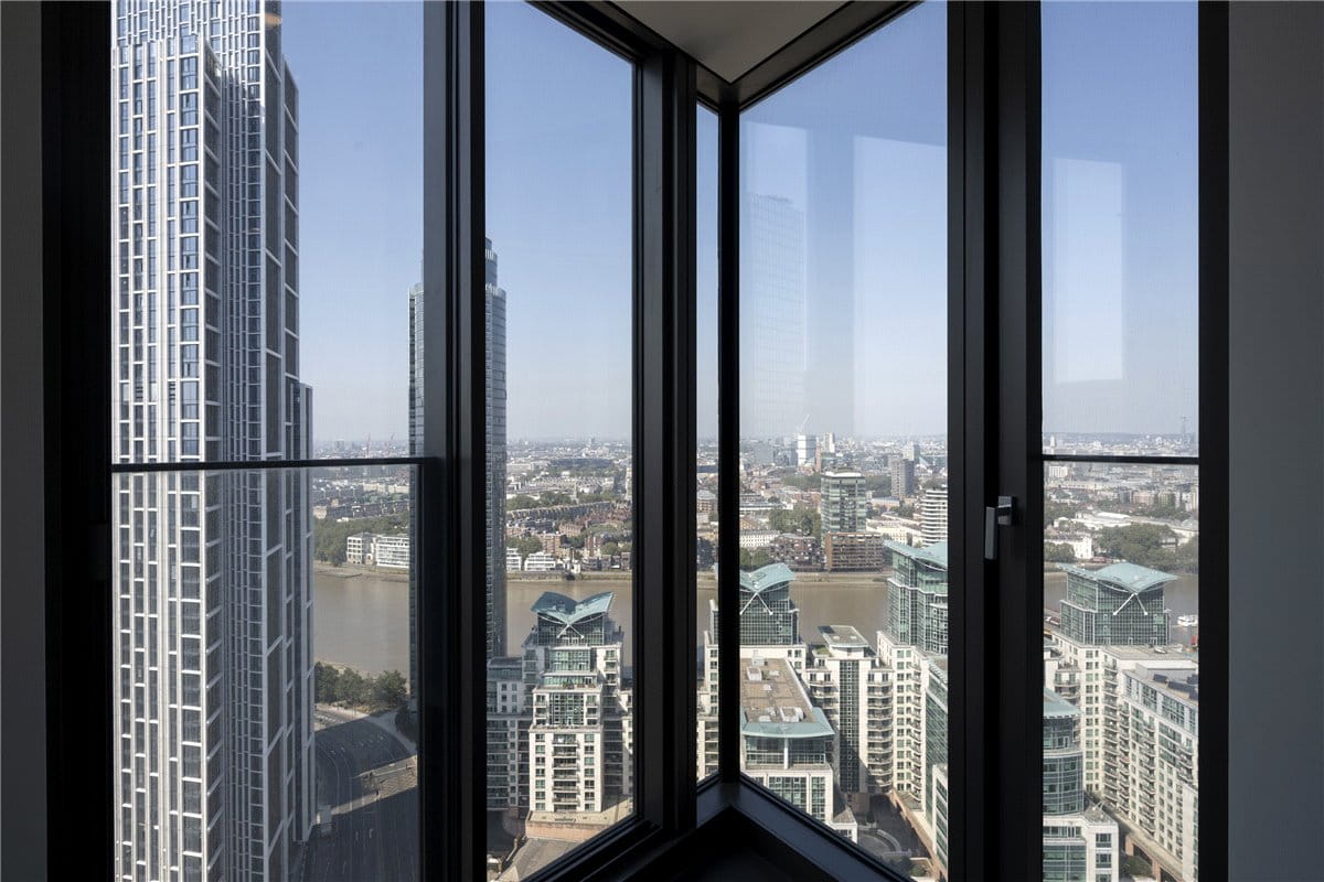 1 bedroom flat, DAMAC Tower, Nine Elms SW8 - Available