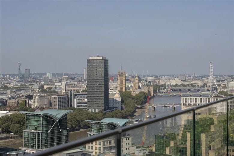 1 bedroom flat, DAMAC Tower, Nine Elms SW8 - Available