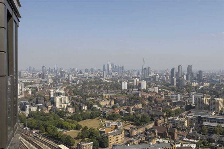 2 bedroom flat, DAMAC Tower, Nine Elms SW8 - Available