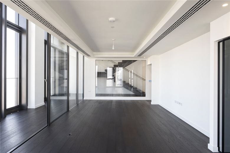 5 bedroom flat, DAMAC Tower, Nine Elms SW8 - Available