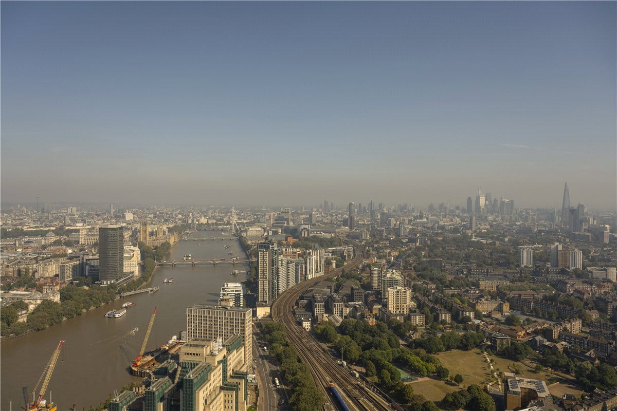 5 bedroom flat, DAMAC Tower, Nine Elms SW8 - Available