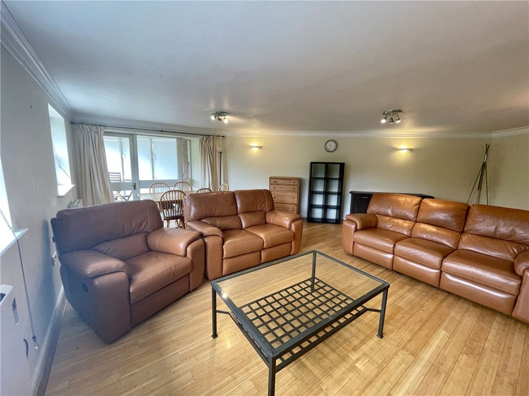 2 bedroom flat, Heritage Park, Tooting Common/Tooting Bec SW17 - Sold STC