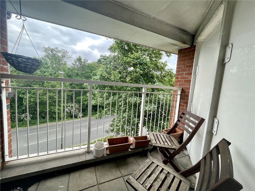 2 bedroom flat, Heritage Park, Tooting Common/Tooting Bec SW17 - Sold STC