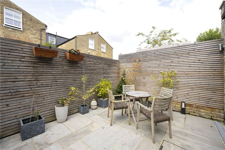 3 bedroom flat, Nightingale Triangle, Balham SW12 - Sold