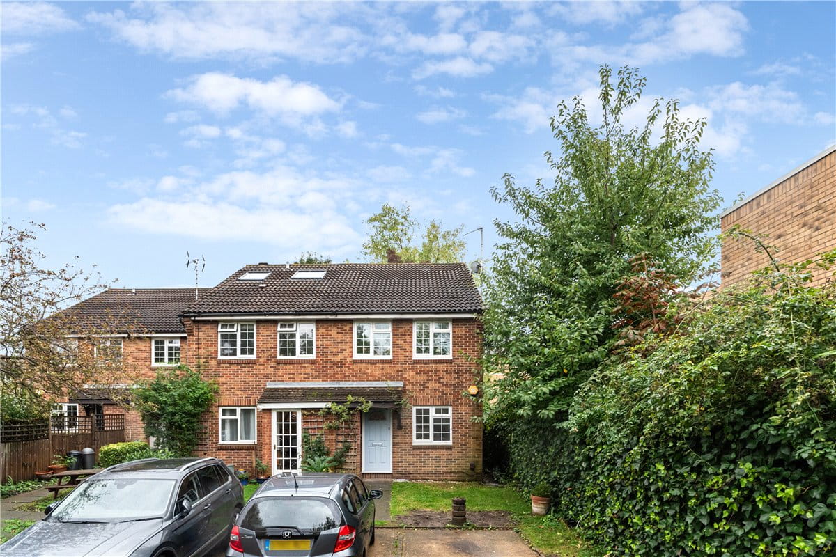 1 bedroom flat, College Gardens, London SW17 - Sold