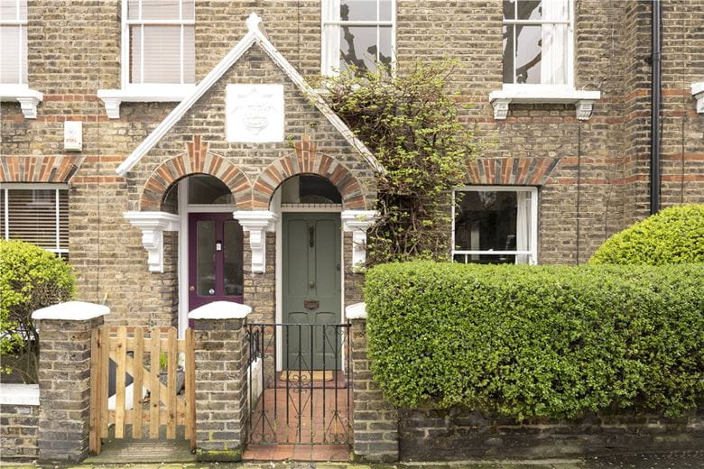 2 bedroom house, Sabine Road, Battersea SW11 - Available
