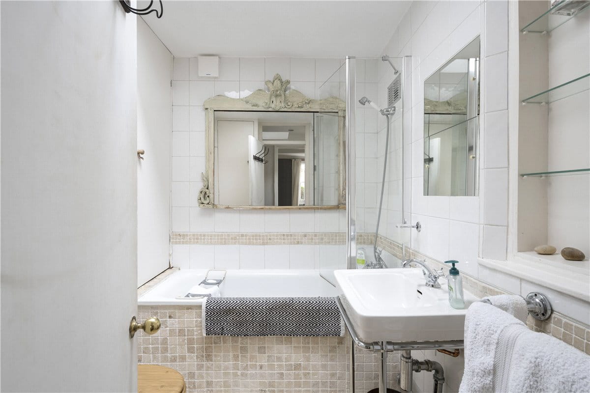 2 bedroom house, Sabine Road, Battersea SW11 - Sold