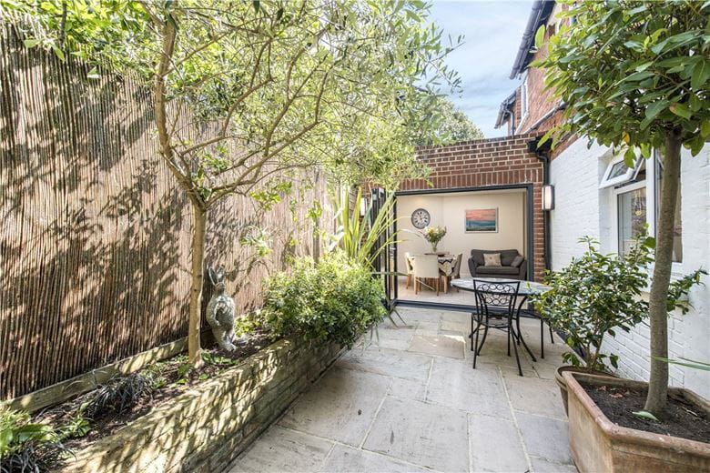 4 bedroom , St. James's Drive, Wandsworth Common SW17 - Available