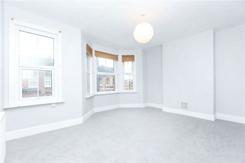 2 bedroom flat, Glenelg Road, London SW2 - Available