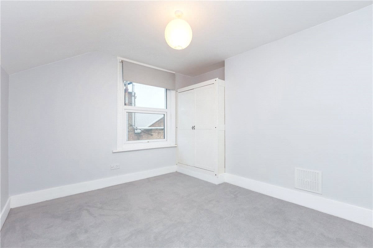 2 bedroom flat, Glenelg Road, London SW2 - Available