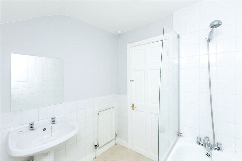 2 bedroom flat, Glenelg Road, London SW2 - Available