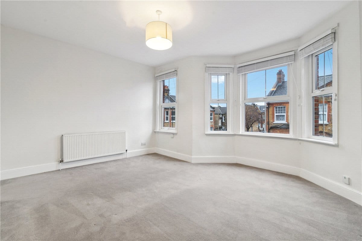 2 bedroom flat, Glenelg Road, London SW2 - Available