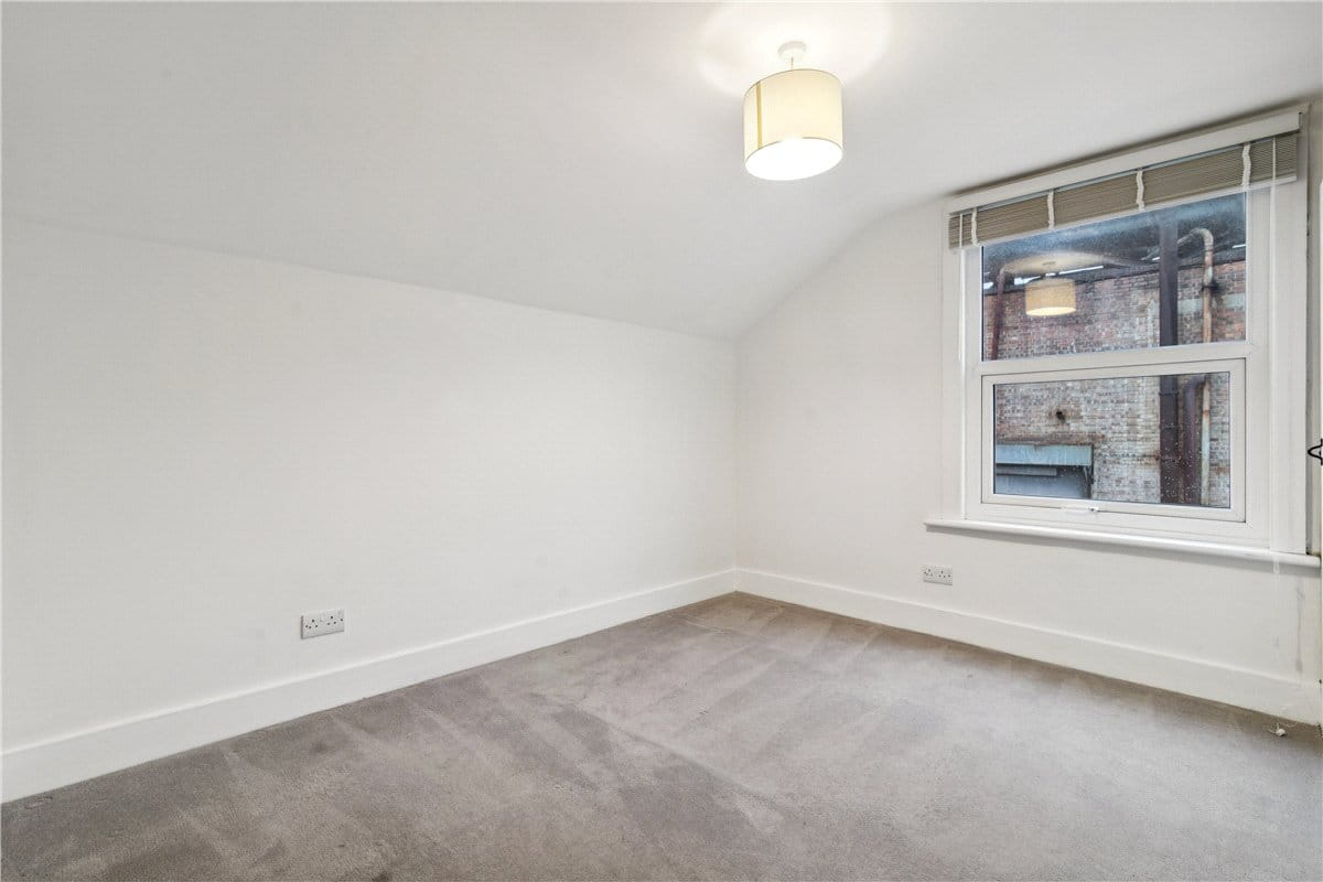 2 bedroom flat, Glenelg Road, London SW2 - Available