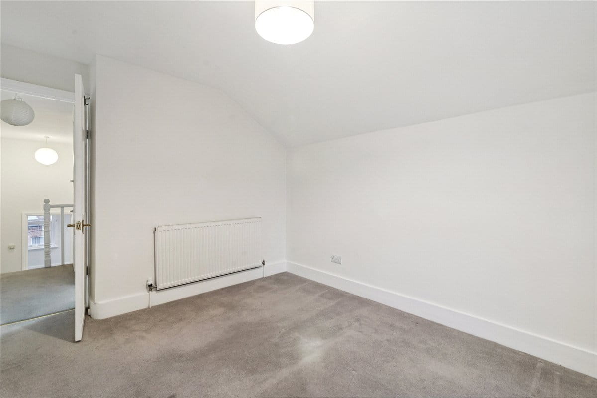 2 bedroom flat, Glenelg Road, London SW2 - Available