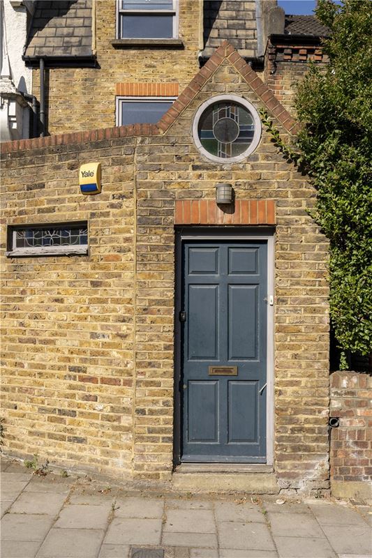 3 bedroom house, Brixton Hill, London SW2 - Available