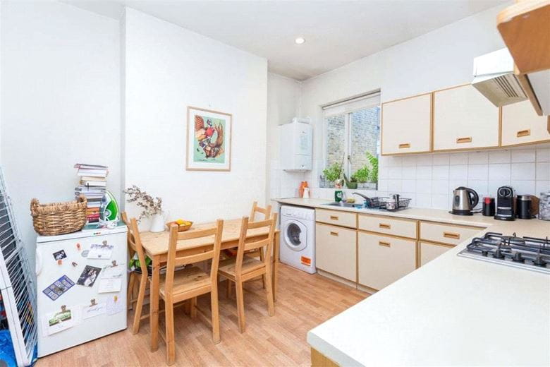 1 bedroom flat, Latchmere Road, Battersea SW11 - Available
