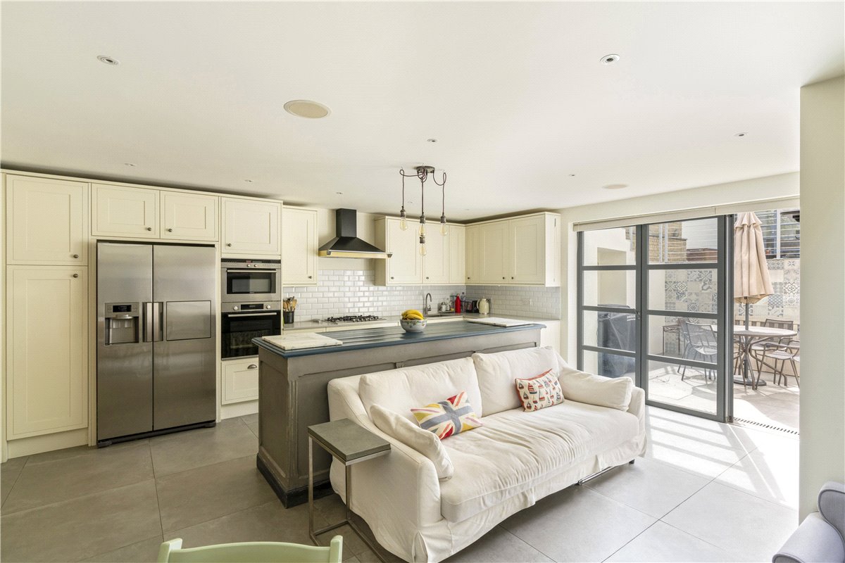 5 bedroom house, Wiseton Road, London SW17 - Available