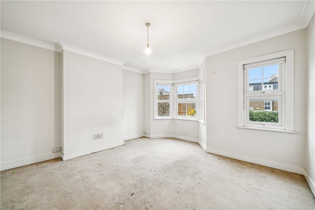 3 bedroom house, Holdernesse Road, London SW17 - Available