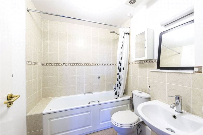 1 bedroom flat, Naples Court, 72 St. James's Drive SW12 - Available