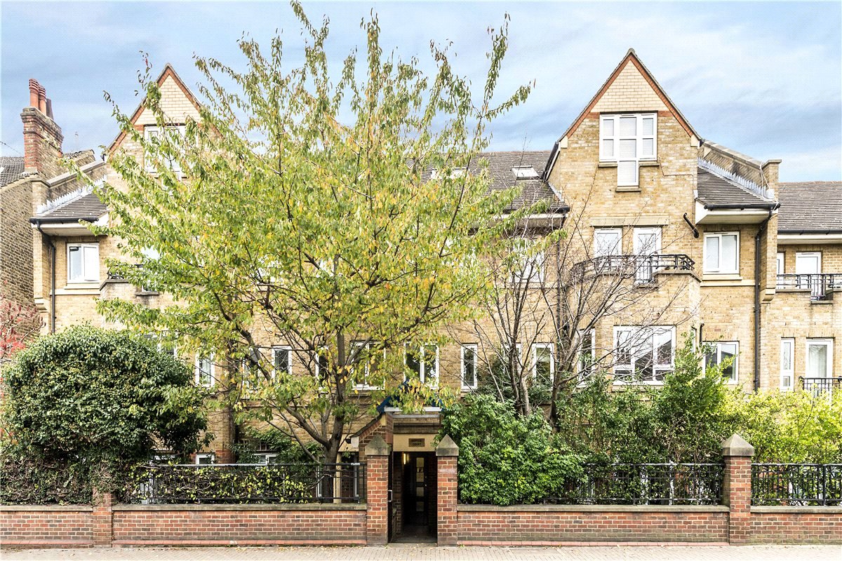 1 bedroom flat, Naples Court, 72 St. James's Drive SW12 - Available
