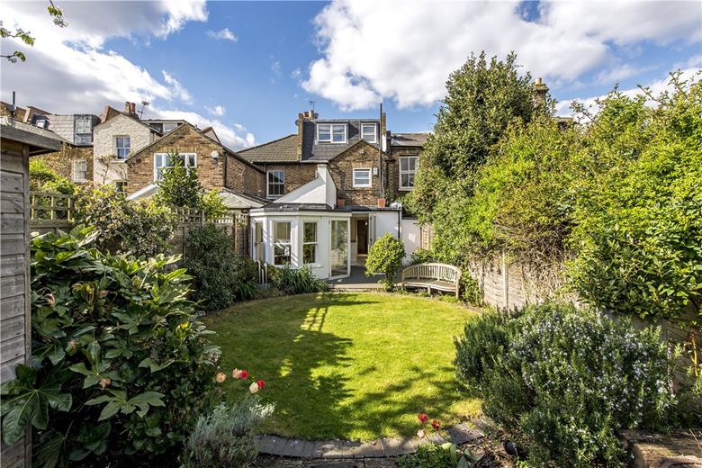 House for sale in London, Nottingham Road, SW17 Wandsworth WNS100218