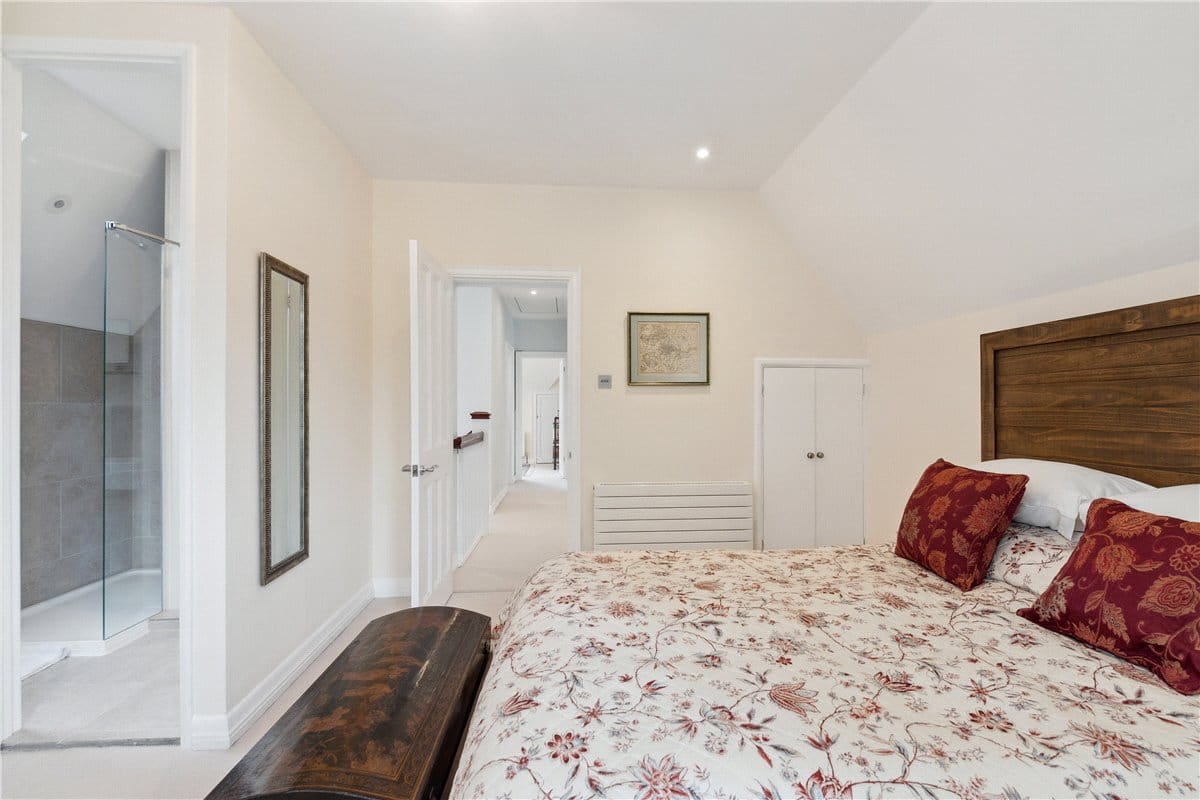 4 bedroom house, Ellerton Road, London SW18 - Sold