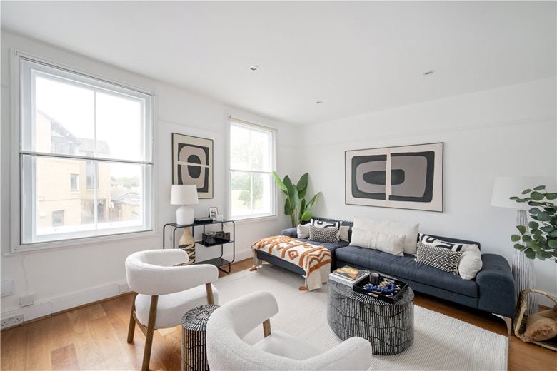 3 bedroom flat, Trinity Road, Wandsworth Common SW17 - Sold