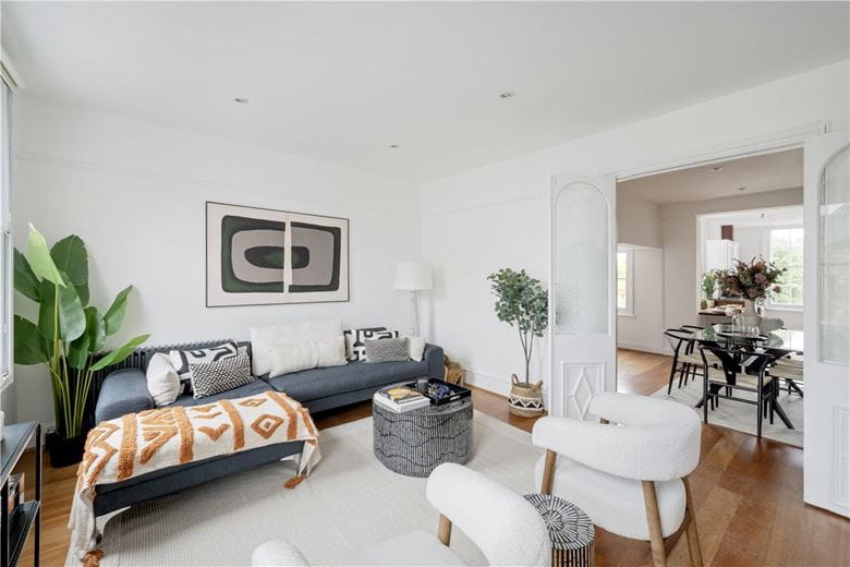 3 bedroom flat, Trinity Road, Wandsworth Common SW17 - Sold STC