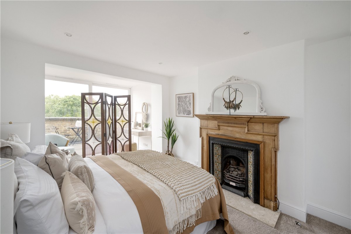 3 bedroom flat, Trinity Road, Wandsworth Common SW17 - Sold