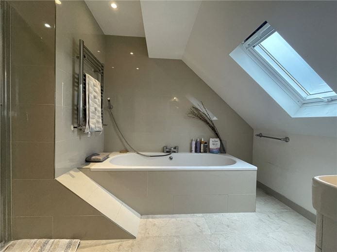 5 bedroom house, Frewin Road, London SW18 - Sold