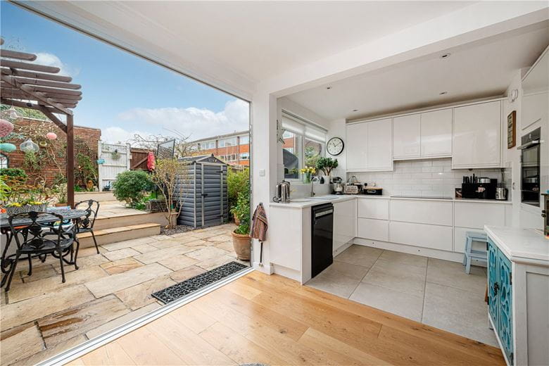 4 bedroom house, Burntwood Grange Road, London SW18 - Available