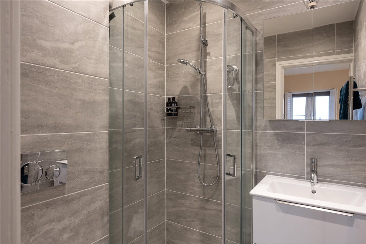 3 bedroom house, Bevin Square, London SW17 - Sold