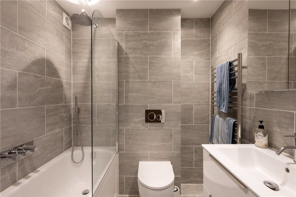 3 bedroom house, Bevin Square, London SW17 - Sold