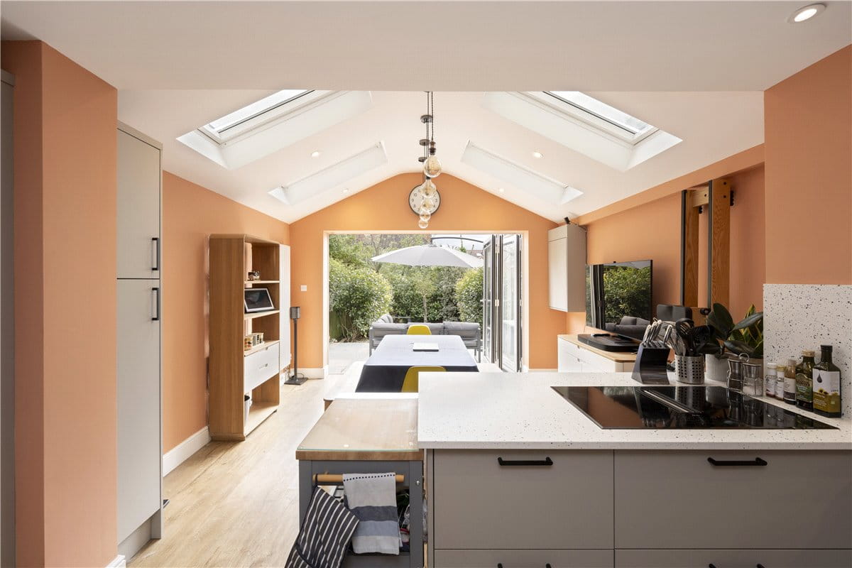 3 bedroom house, Bevin Square, London SW17 - Sold