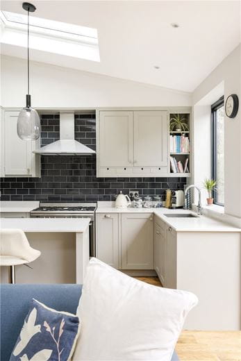 5 bedroom house, Magdalen Road, London SW18 - Available