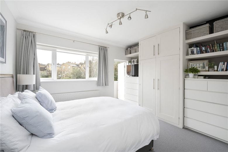 2 bedroom flat, Balham Park Road, London SW12 - Available