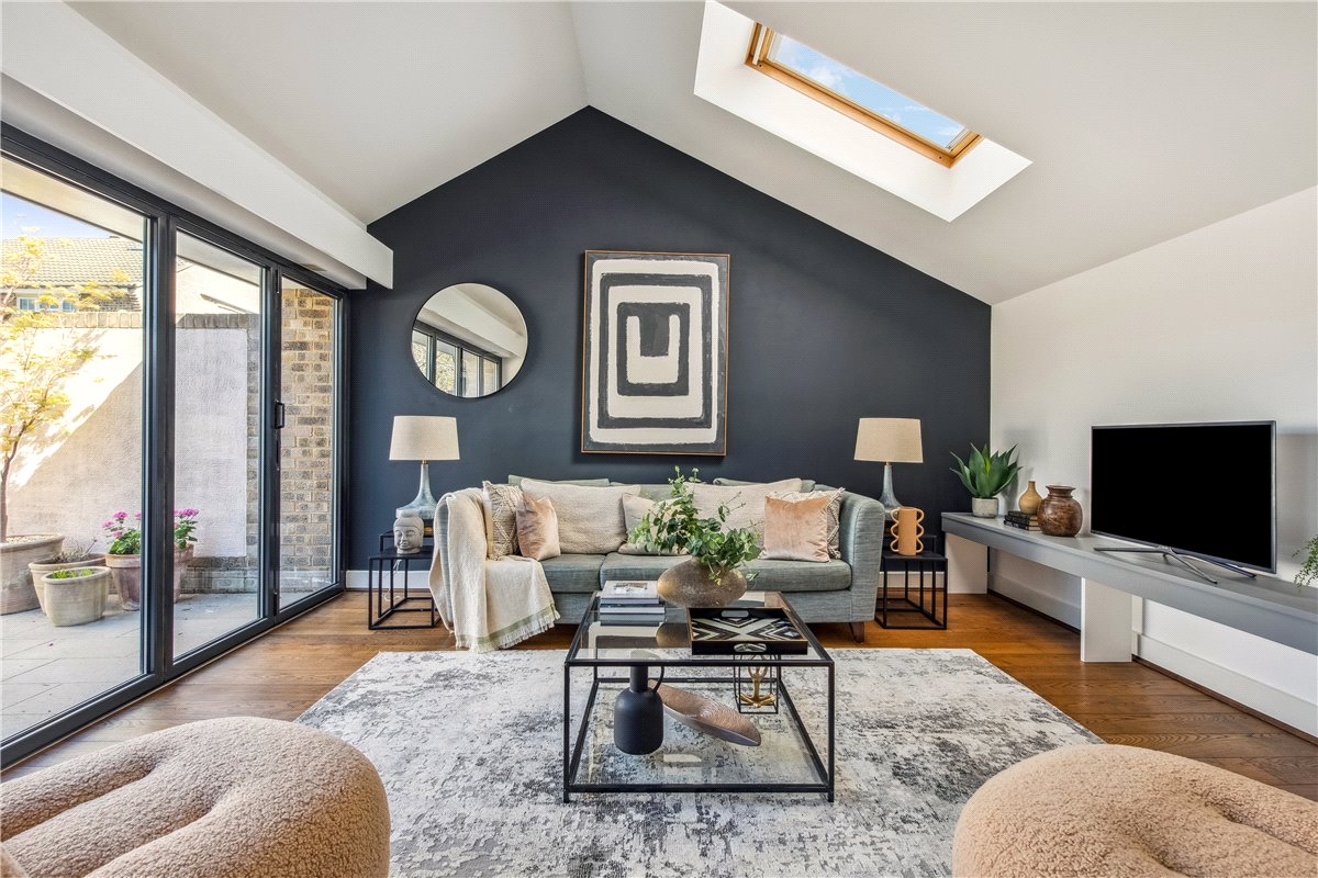 1 bedroom house, St. Anthony's Close, College Gardens SW17 - Sold