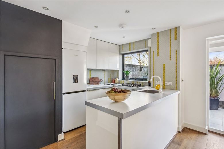 1 bedroom house, St. Anthony's Close, College Gardens SW17 - Sold