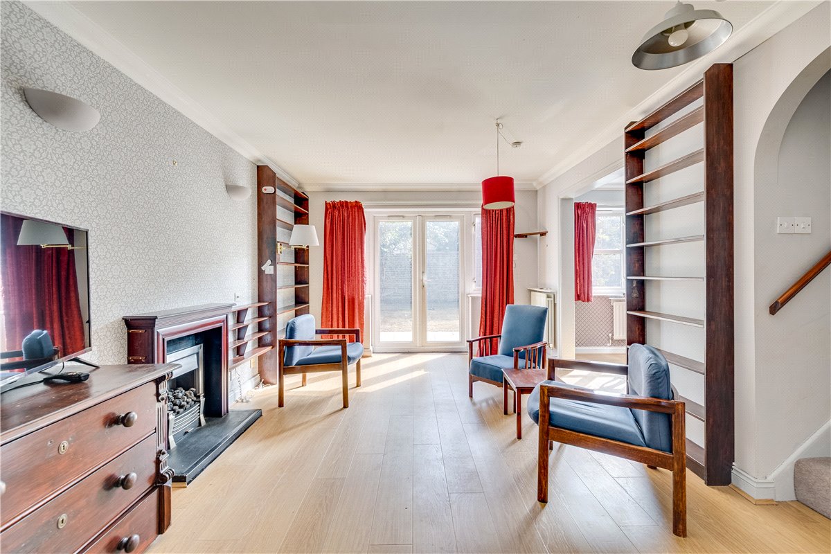 3 bedroom house, Victoria Mews, Earlsfield SW18 - Available