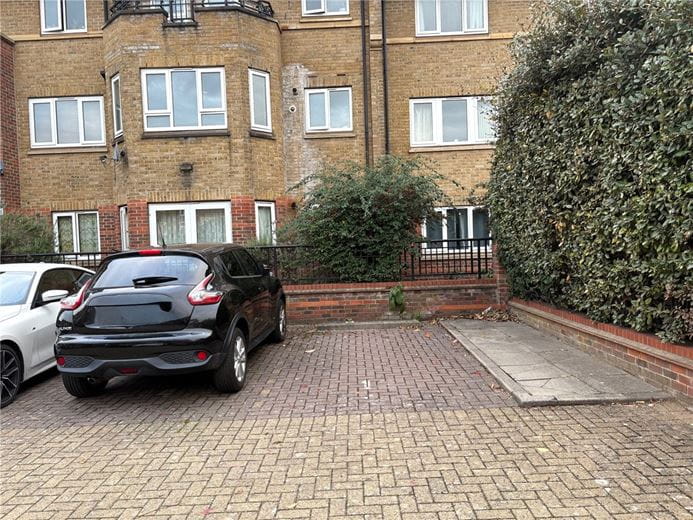 2 bedroom flat, Roma Court, St. James's Drive SW12 - Available