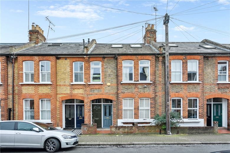 2 bedroom maisonette, Ingelow Road, London SW8 - Available