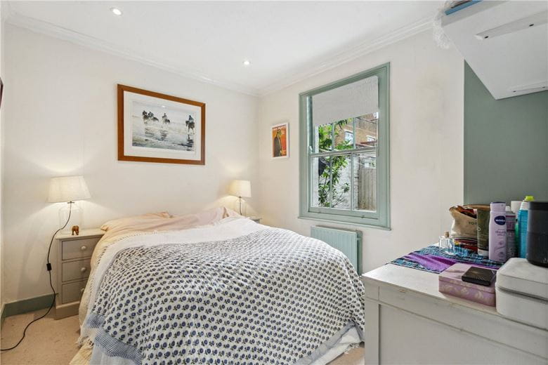 2 bedroom maisonette, Ingelow Road, London SW8 - Sold