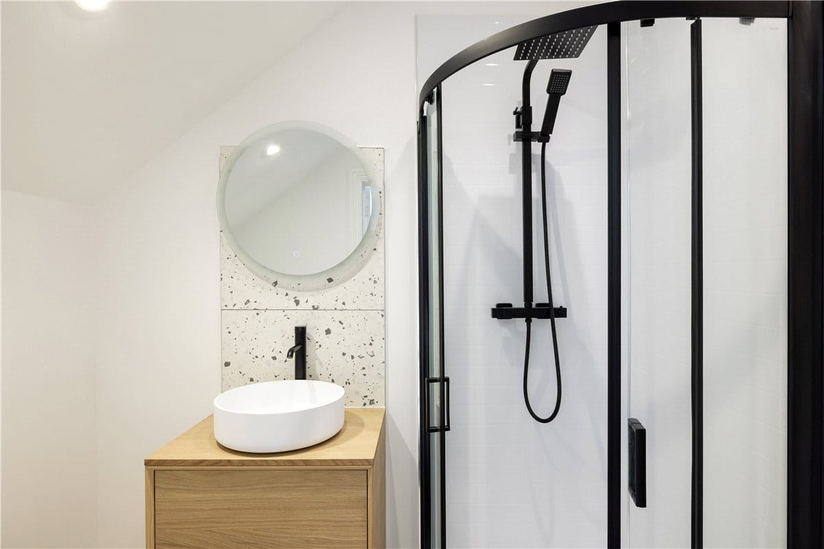 3 bedroom flat, Mayford Road, London SW12 - Sold