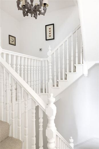 3 bedroom flat, Mayford Road, London SW12 - Sold