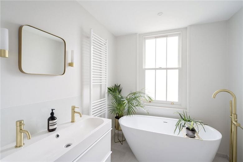 2 bedroom house, Nottingham Road, London SW17 - Sold