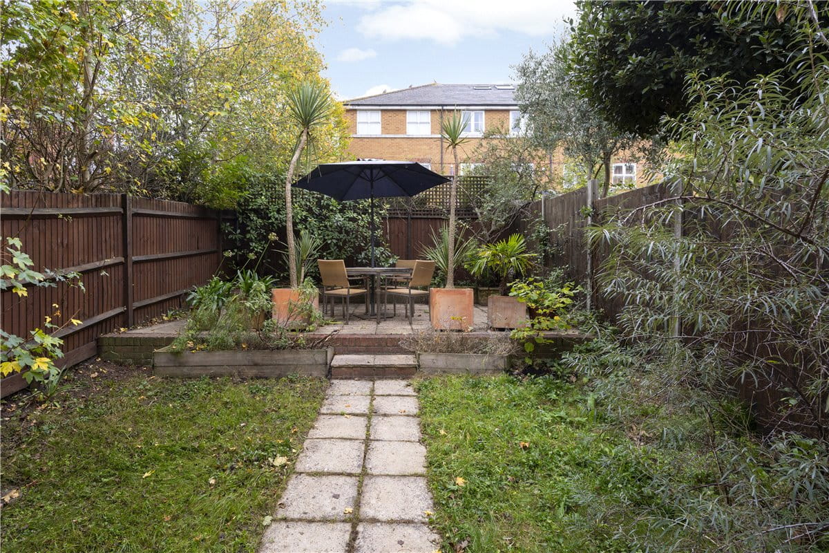 5 bedroom house, Elderfield Place, Heritage Park/Tooting Bec SW17 - Sold